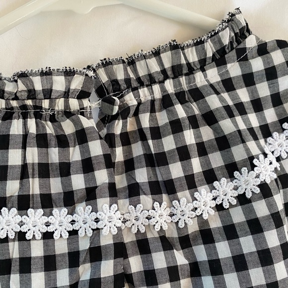 Gingham top with sweetest lace details - Picture 6 of 6